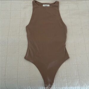 Aritzia babaton contour 90s bodysuit